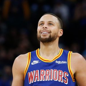 Stephen Curry Passes Ray Allen to Become All Time 3 Pointers Leader